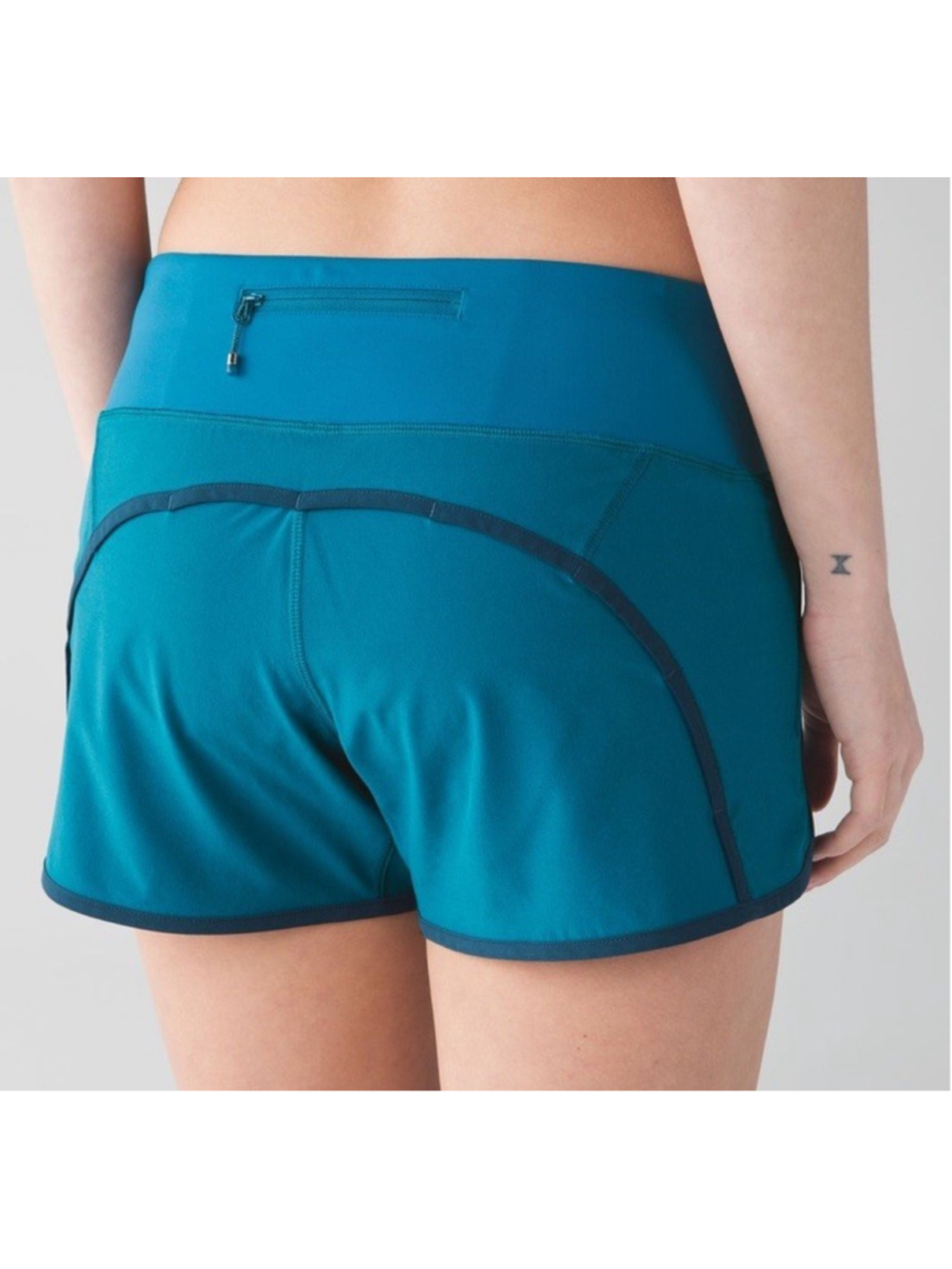 LULULEMON RUN TIMES SHORT 3.5” TEAL COLOR SIZE 6 WASIT 15” - Picture 8 of 8